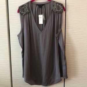 NWT Banana Republic grey jewel-shoulder top. XL.
